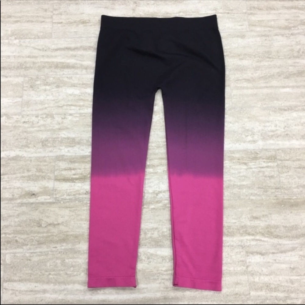 Zaney Threads Ombré Seamless Capri Leggings